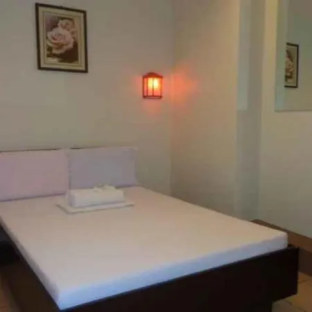 Oyo 662 Paradise Apartelle-Malinta Hotel
